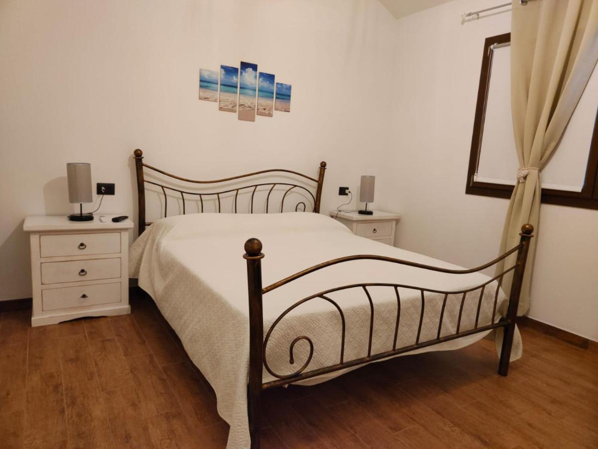 Casa Janas Affittacamere Bed & Breakfast بيسكيناس المظهر الخارجي الصورة