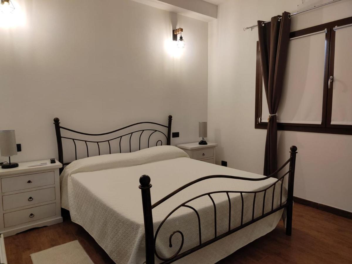 Casa Janas Affittacamere Bed & Breakfast بيسكيناس المظهر الخارجي الصورة
